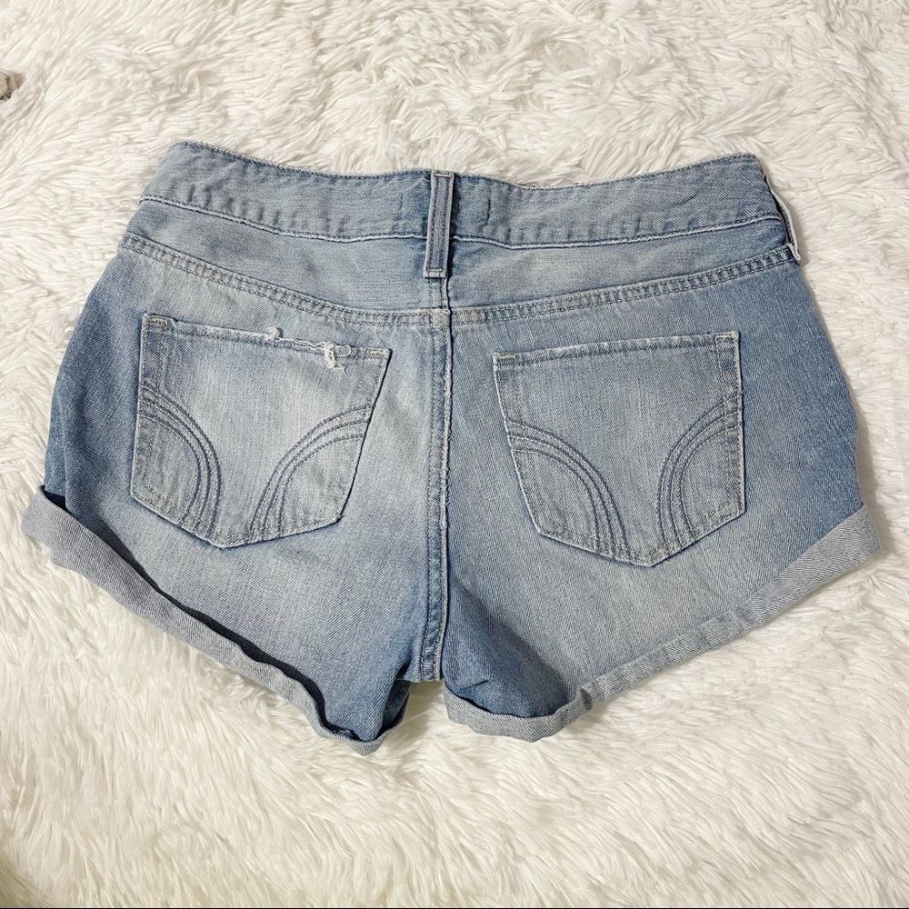 3/W26 Hollister Light Wash Triple Button Fly Cuffed Jean Shorts - Picture 2 of 5